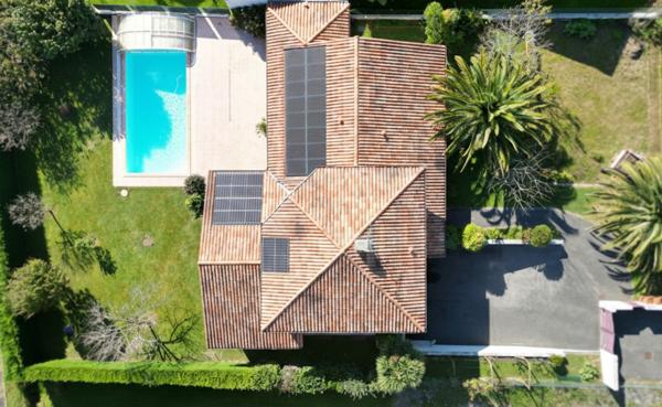 Maison familiale avec piscine et sous-sol