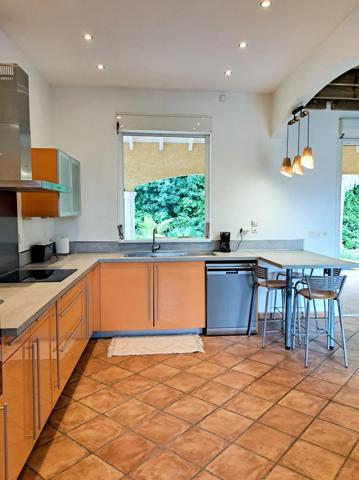 Le Moule — Maison familiale 188 m² avec piscine sur terrain de 1 226 m²