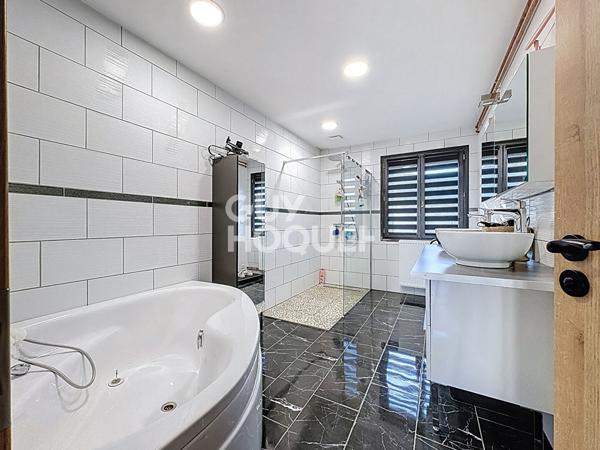 Maison Thue Et Mue 6 pièce(s) 166 m2