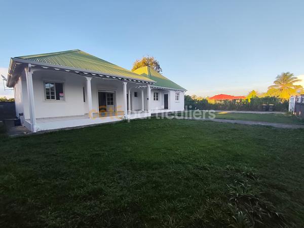Location
                Maison119,9 m² - 4 Pièces -
                    LES ABYMES (97139)