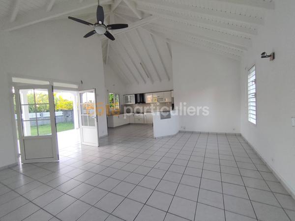 Location
                Maison119,9 m² - 4 Pièces -
                    LES ABYMES (97139)