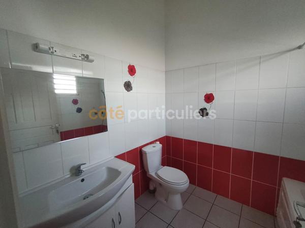 Location
                Maison119,9 m² - 4 Pièces -
                    LES ABYMES (97139)