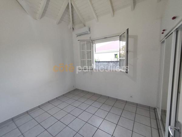 Location
                Maison119,9 m² - 4 Pièces -
                    LES ABYMES (97139)