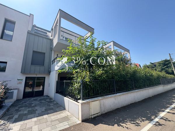 Appartement
                                                                                                                                                                                                                                                                                                                        4 pièce(s)                                                                                                                                                                                                          3 chambre(s)                                                                                                                                                                                                          82  m²
