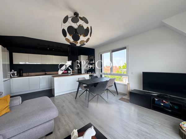 Appartement
                                                                                                                                                                                                                                                                                                                        4 pièce(s)                                                                                                                                                                                                          3 chambre(s)                                                                                                                                                                                                          82  m²