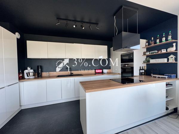 Appartement
                                                                                                                                                                                                                                                                                                                        4 pièce(s)                                                                                                                                                                                                          3 chambre(s)                                                                                                                                                                                                          82  m²