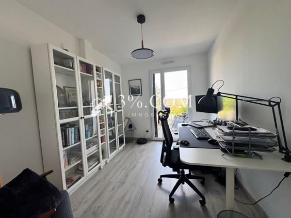 Appartement
                                                                                                                                                                                                                                                                                                                        4 pièce(s)                                                                                                                                                                                                          3 chambre(s)                                                                                                                                                                                                          82  m²