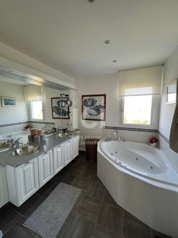 MAISON 4 CHAMBRES LA CHAPELLE BASSE MER