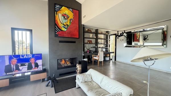 Carnoux-en-Provence (13470) MAISON D'ARCHITECTE CONTEMPORAINE