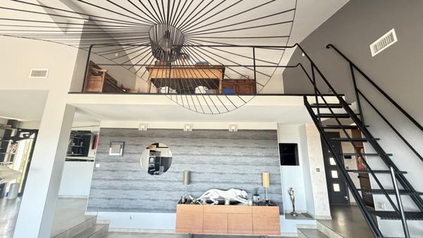 Carnoux-en-Provence (13470) MAISON D'ARCHITECTE CONTEMPORAINE