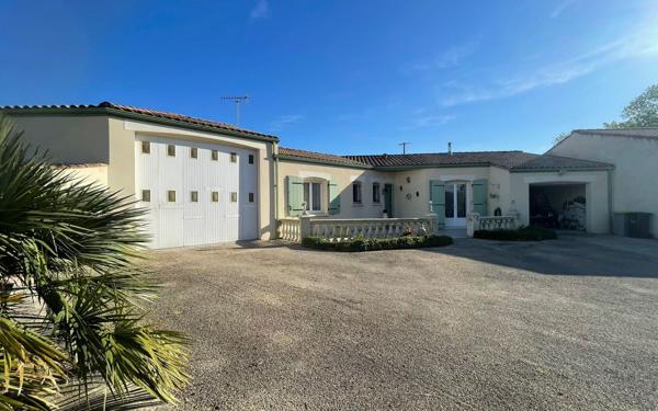 Maison à vendre    5 pièces •  Saint-Pierre-le-Vieux