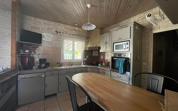 Maison à vendre    5 pièces •  Saint-Pierre-le-Vieux