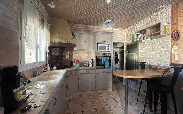 Maison à vendre    5 pièces •  Saint-Pierre-le-Vieux