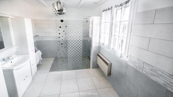 Maison 9 pièces 334.66 m2