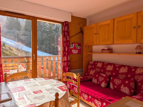 Appartement 2 pièces avec balcon exposé sud au pied des Pistes + parking privatif