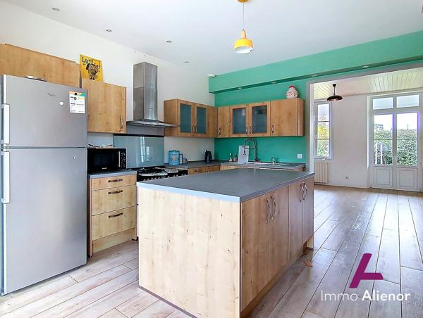 Maison 8 pièces 212 M²