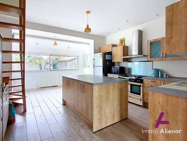 Maison 8 pièces 212 M²