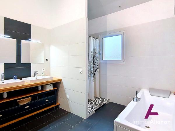 Maison 8 pièces 212 M²