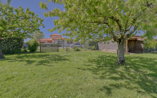 Maison à vendre    6 pièces •  Castelmayran