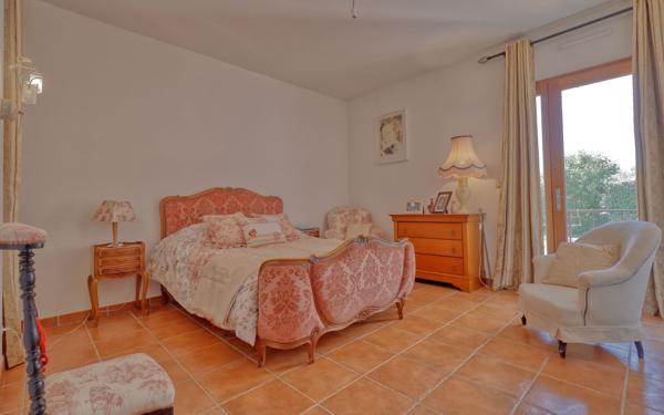 Maison à vendre    6 pièces •  Castelmayran