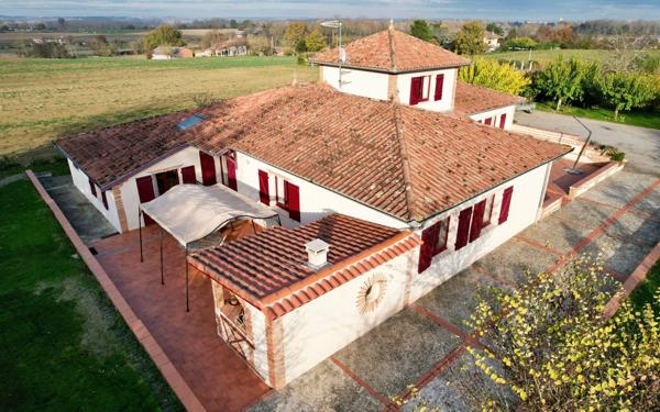 Maison à vendre    6 pièces •  Castelmayran