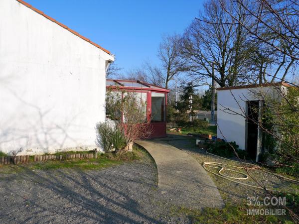 Maison Plain-pied 102 m² de 4 chambres à Rénover sur Terrain de 2 250 m² Saint-Philbert-de-Grand-Lieu (44310)