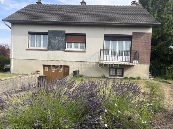 À saisir ! 
Pavillon individuel 5 pièces 
3 chambres
SDB avec vasque, baignoire, douche cabine
1 WC , Cuisine équipée 
Salon séjour équipée d un insert bois et bénéficiant d un balcon terrasse. 
À l étage sur dalle béton, une pièce aménagée sur 17 m2 environ et le reste sur 55 m2 est brute. 
Sous sol complet avec espace lingerie avec meuble sous évier, chaufferie et garage 2 voitures. 
Menuiseries PVC double vitrage et bois simple vitrage. 
Chauffage individuel au fioul. 
Le tout sur un terrain de 704 m2 clôturé avec entrée par un portail manuel menant au sous sol. Abri en bois . 
Environnement très calme, lumineux, sans vis à vis. 
Taxe foncière : 1325€
N hésitez pas à me contacter pour une visite de ce pavillon qui offre un gros potentiel d aménagement. 
💰171000€ FAI (honoraires à la charge du vendeur)
☎️ 07/86/31/59/48