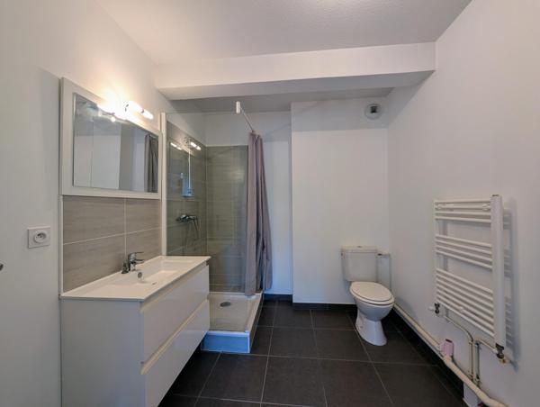 T2 LUMINEUX DANS PETITE COPROPRIÉTÉ PESSAC – 33600 – APPARTEMENT T2 – 53M²
