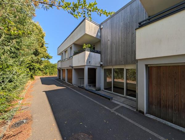 T2 LUMINEUX DANS PETITE COPROPRIÉTÉ PESSAC – 33600 – APPARTEMENT T2 – 53M²