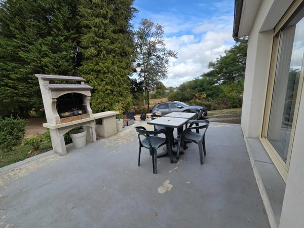 MAGNAC-BOURG – UN ENSEMBLE IMMOBILIER UNIQUE COMPOSÉ DE DEUX MAISONS