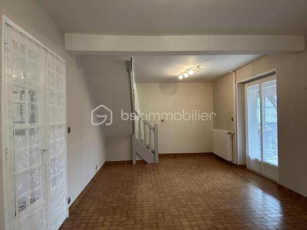 Maison en pierre de 100,84 m²