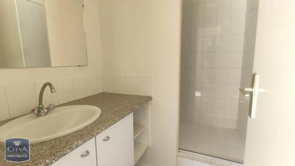 Appartement à louer 2 pièces 27.94m² Poitiers (86000)