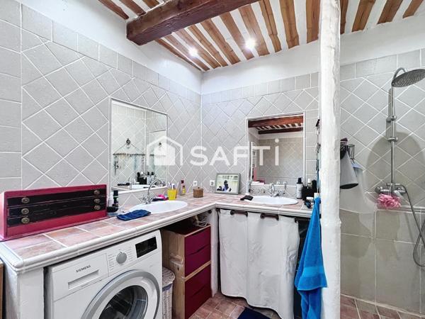 En exclusivité maison de village en bord de sorgue