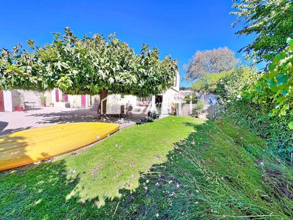 En exclusivité maison de village en bord de sorgue