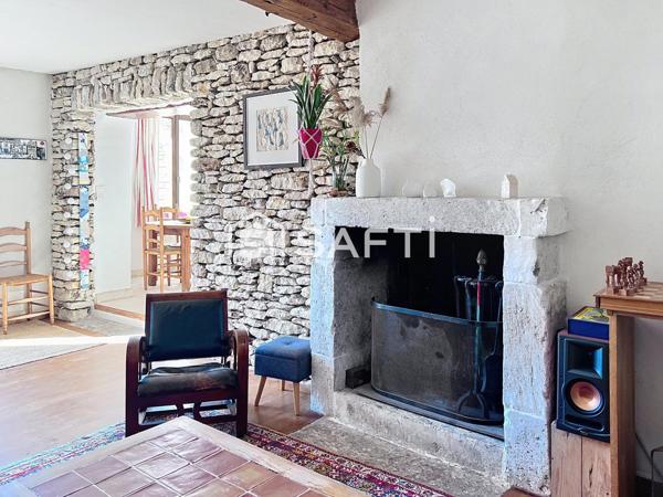 En exclusivité maison de village en bord de sorgue