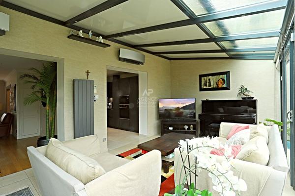 Maison Nanterre 5 pièce(s) 132 m2 925 000 € **  - Référence  15442