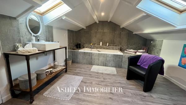 RARE – NIEUL-SUR-MER – MAISON CARACTÈRE 1930, JARDIN, SPA ET GARAGE