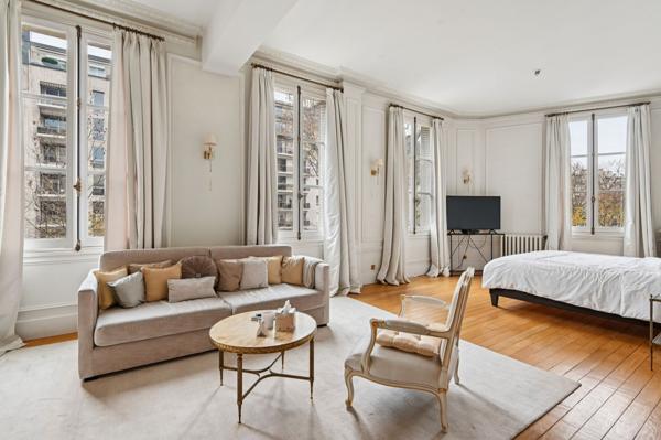 Vente Hôtel particulier Paris 7 16 Pièces 718 m²