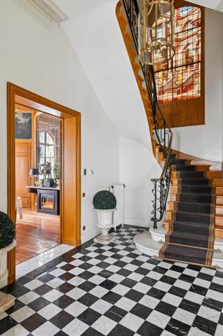 Vente Hôtel particulier Paris 7 16 Pièces 718 m²