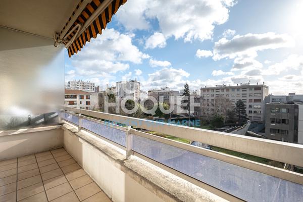 2 Balcon / Ascenseur / Parking