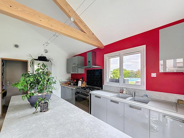 Maison contemporaine de 190 m² sur 1100 m² de terrain avec piscine et haute performance énergétique