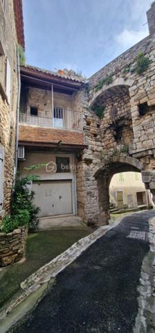 Maison de village de 210 m²