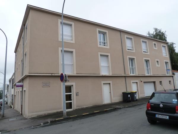 Studio
                                                                                                                                                                                                                                                                                                                        1 pièce(s)                                                                                                                                                                                                                                                                                                                              19.55  m²