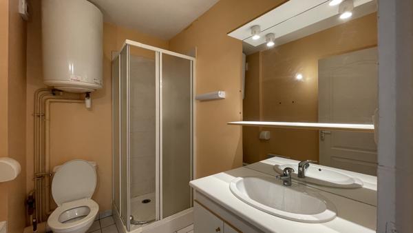 Studio
                                                                                                                                                                                                                                                                                                                        1 pièce(s)                                                                                                                                                                                                                                                                                                                              19.55  m²