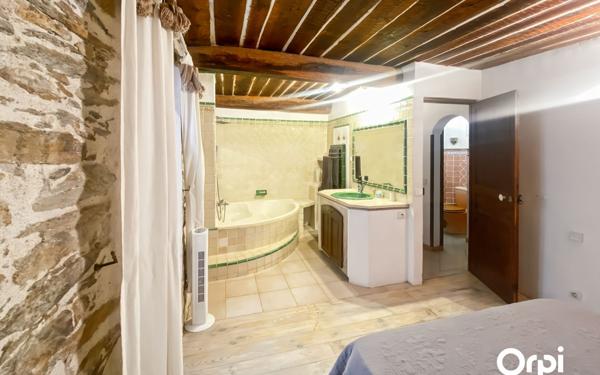 Maison à vendre    4 pièces •  La Garde-Freinet