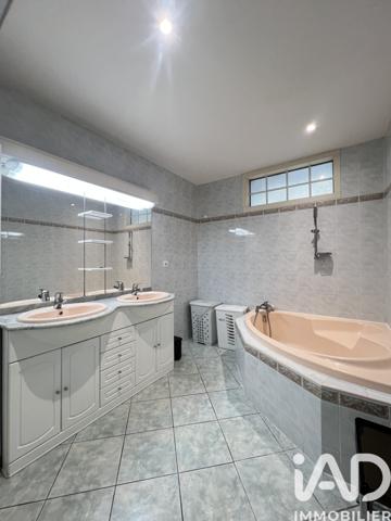 Maison à vendre 13 pièces 341,49 m² Aytré