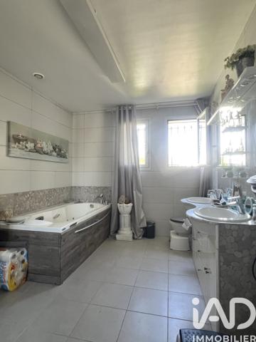 Maison à vendre 13 pièces 341,49 m² Aytré