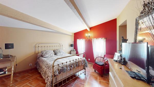 Maison familiale 6 pièces avec jardin, piscine et dépendance Cournonterral