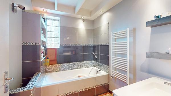 Maison familiale 6 pièces avec jardin, piscine et dépendance Cournonterral