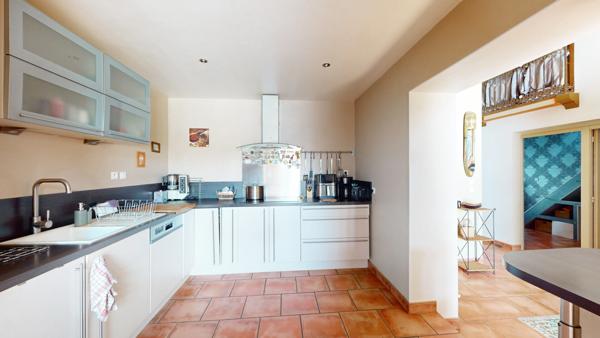 Maison familiale 6 pièces avec jardin, piscine et dépendance Cournonterral